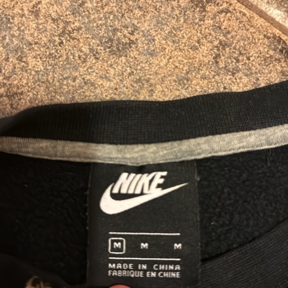 Nike vintage black crewneck sweater - Picture 2 of 4